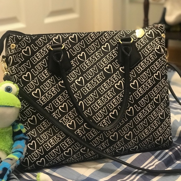 ❌SOLD❌ New Betsey Johnson Weekender BAG - Picture 3 of 5
